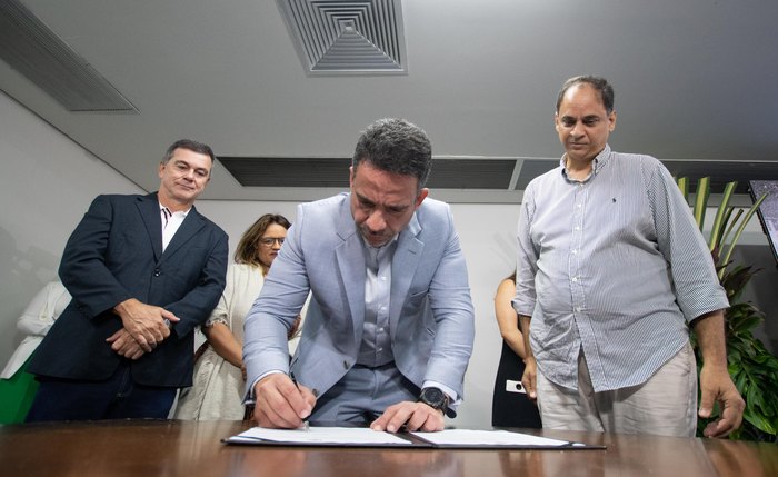 Governador assina decretos para seis empresas que irão se instalar em Alagoas