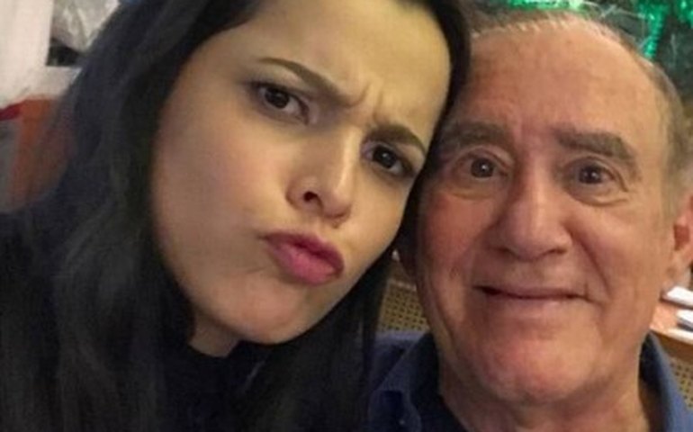 Renato Aragão reencontra amigos de faculdade após 57 anos da formatura