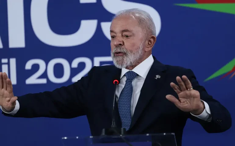 Lula diz que Brics seguirá discutindo alternativas ao dólar