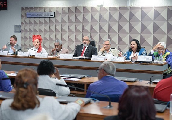 Lembrança da luta contra repressão marca os 45 anos da Lei da Anistia na CDH