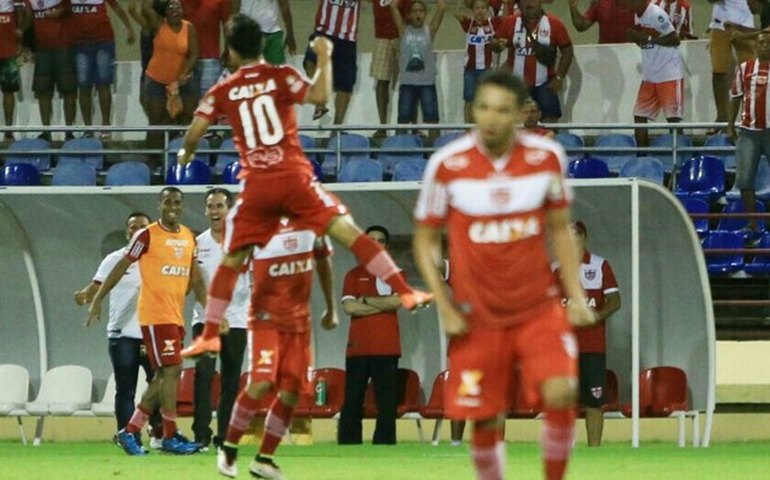 Personagem: Chico perde e faz gols e sai de campo aplaudido pela torcida