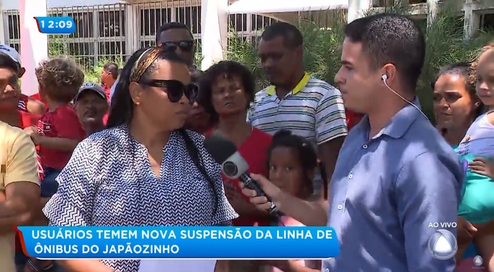 Usuários da linha 607 fazem protesto na porta da SMTT