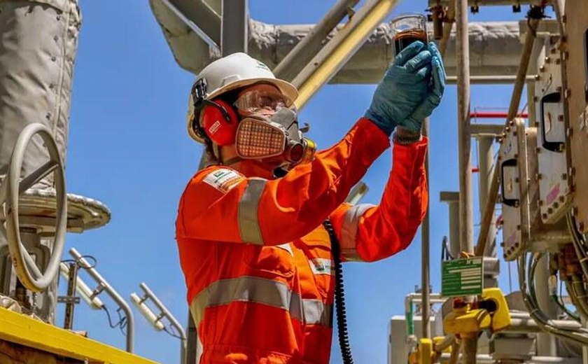 Produção de petróleo e gás brasileiros passa de 5 milhões de barris pela 1ª vez