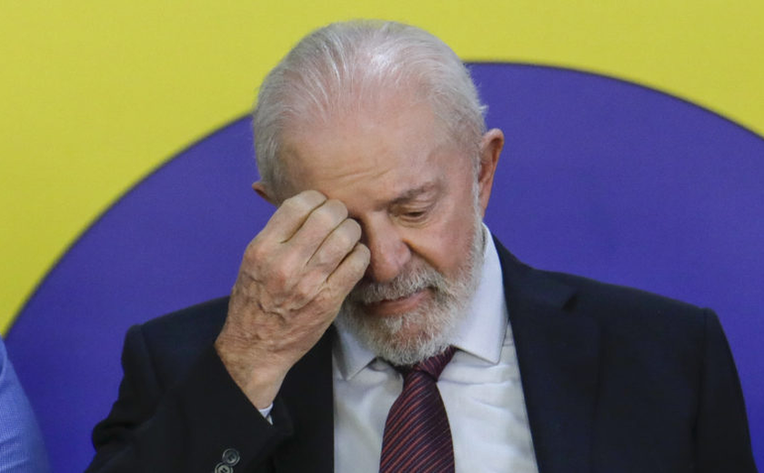 Pesquisa revela recorde de desaprovação ao governo Lula, com dólar a R$ 6 e desafios econômicos no horizonte