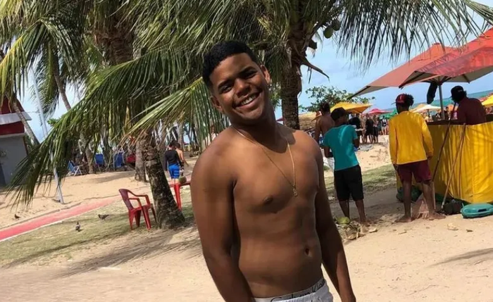 Hélio era réu pelo assassinato de James Charlysson Ferreira de Souza, de 19 anos, ocorrido em 2022 Hélio era réu pelo assassinato de James Charlysson Ferreira de Souza, de 19 anos, ocorrido em 2022