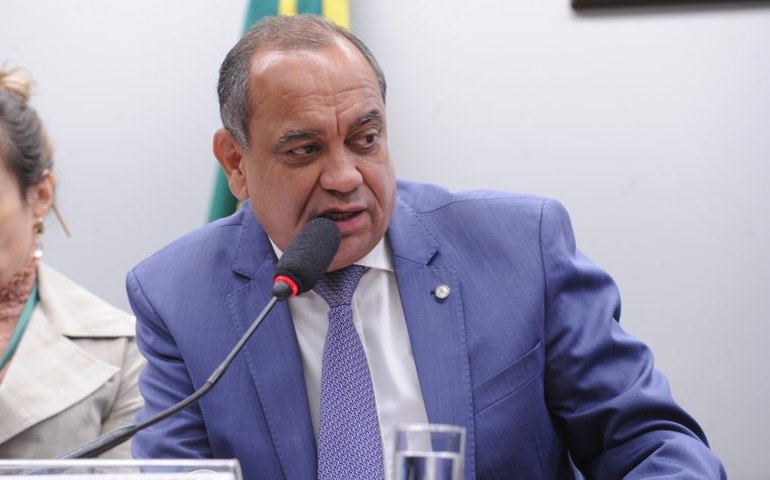 Comissão aprova instalação obrigatória de proteção em apartamentos com crianças e animais