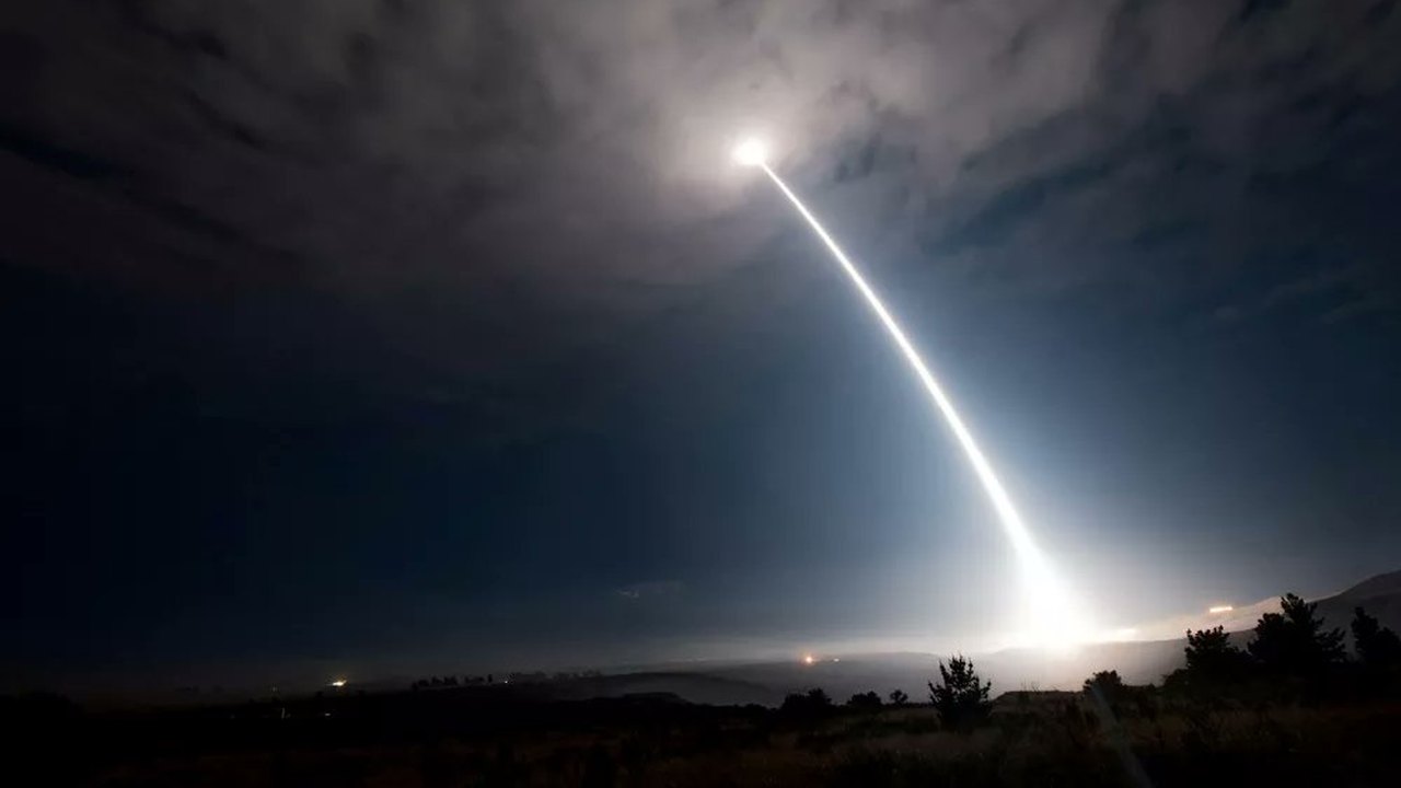 EUA testam míssil intercontinental em meio a tensões com a China em Taiwan