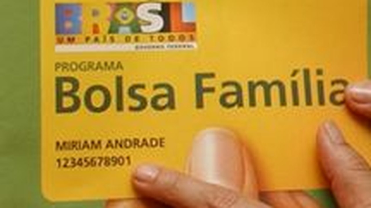 Valor do benefício básico do Bolsa Família sobe para R$ 77