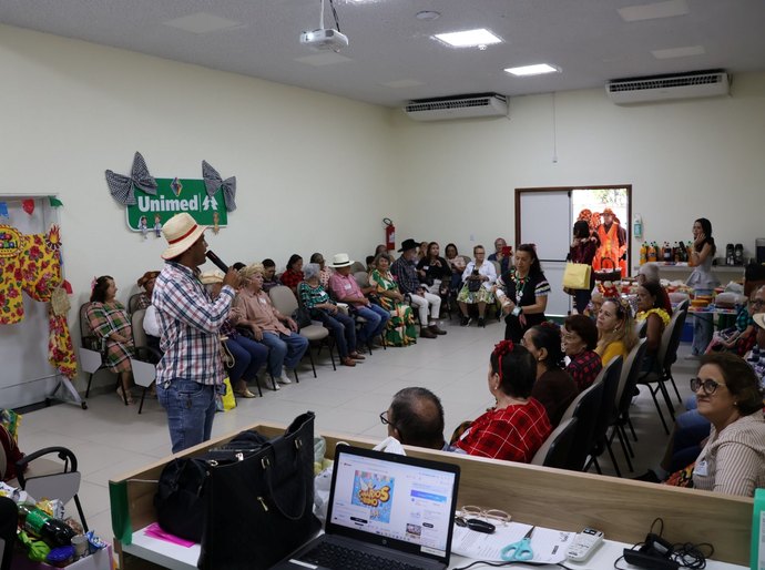 Unimed Maceió reúne participantes do Grupo Geração Ativa em momento de saúde, cultura e socialização