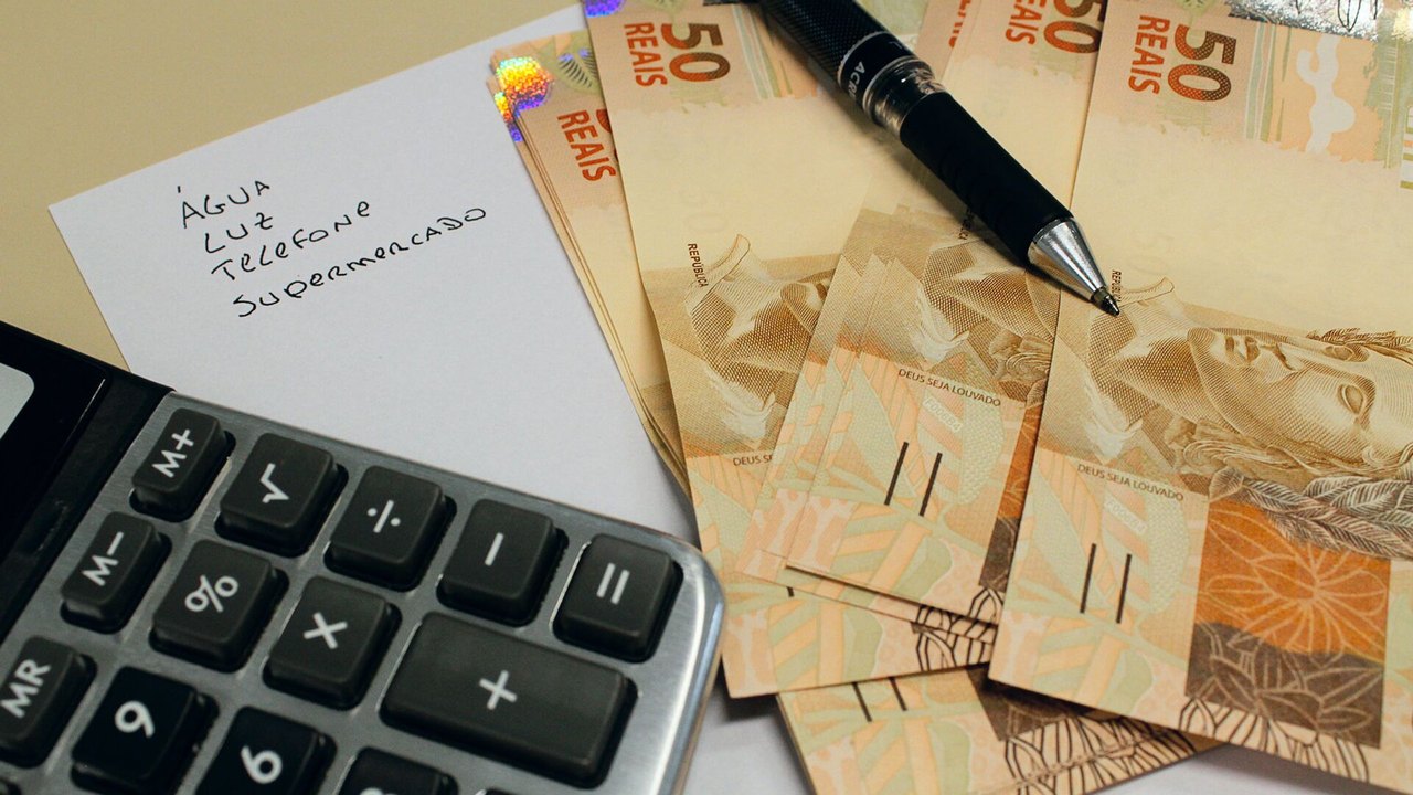 Inflação fica acima da meta e termina 2024 em 4,83%; governo culpa seca e cheias