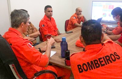 Governo de Alagoas instala Sala de Alerta no Corpo de Bombeiros para monitorar chuvas em todo o Estado