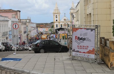 Estudantes aprendem e se divertem com programação da FliPenedo