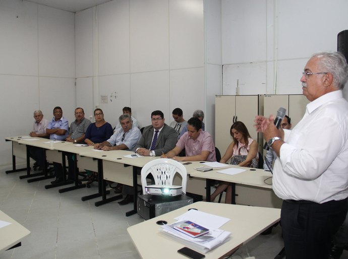 Arapiraca apresenta projetos estruturantes para empresários e entidades de classe