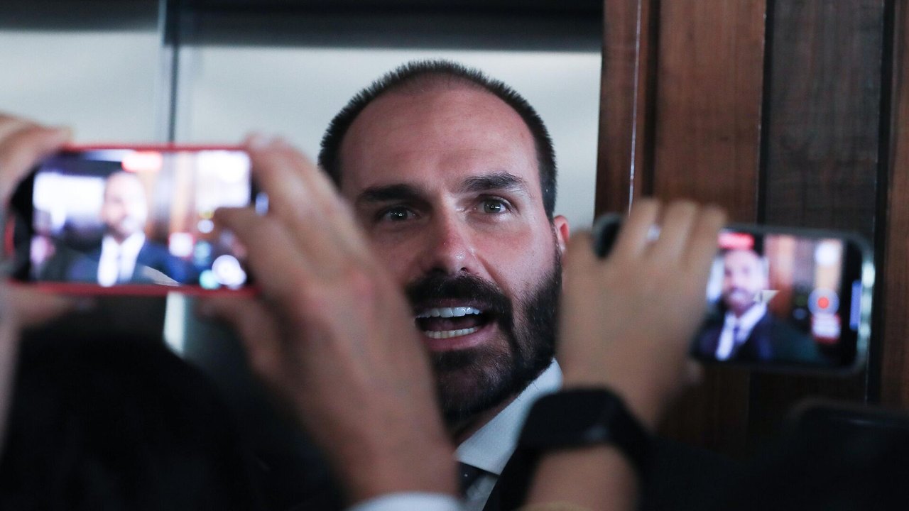 Eduardo Bolsonaro critica Tereza Cristina após defesa de Tarcísio, Ratinho ou Michelle em 2026: ‘Fica parecendo interesse pessoal’