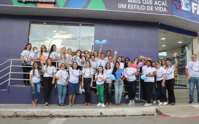 Secretaria de Educação realiza caminhada de conscientização sobre o autismo