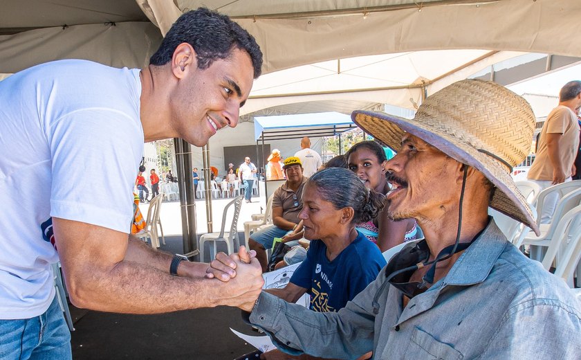 Prefeito JHC humaniza ações no Vale do Reginaldo