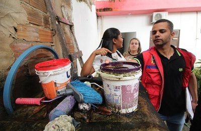 Alunos da Uncisal mapeiam casas para combater o Aedes aegypti