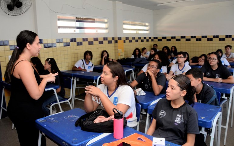 Sesau realiza ação educativa sobre prevenção do HIV para alunos da rede estadual