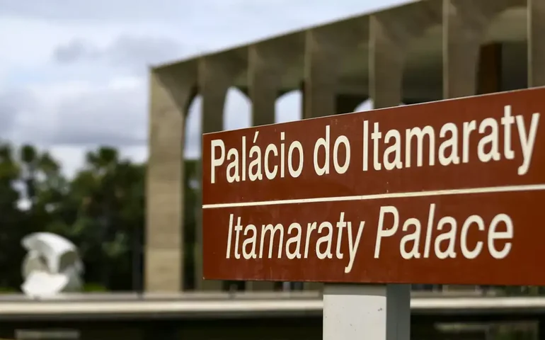Brasil observa apreensivo o potencial retorno de Trump à Casa Branca, diz mídia