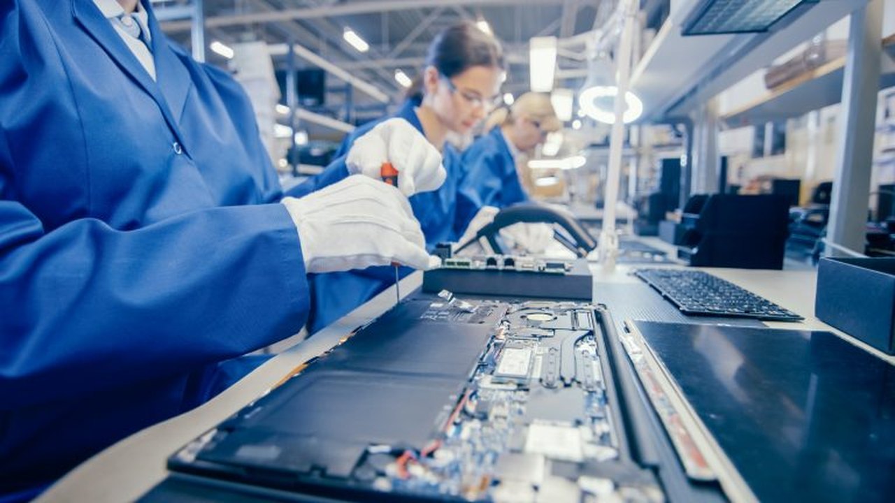 [Especialista] Indústria brasileira cresce em números, mas perde fôlego no caixa
