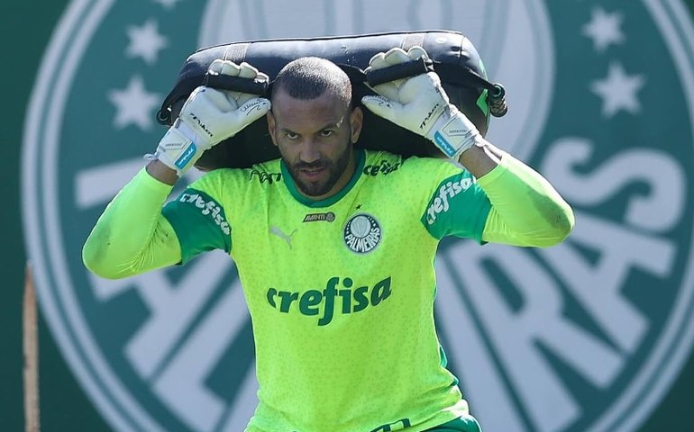 Weverton pede foco ao Palmeiras e prevê jogo difícil diante do Vasco: 'Temos de nos impor'