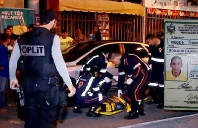 Ex-reeducando usando carteira de agente penitenciário leva dois tiros em Maceió