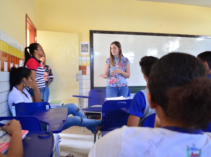 Deputada Cibele Moura inicia campanha “Leve a Rota para sua escola”