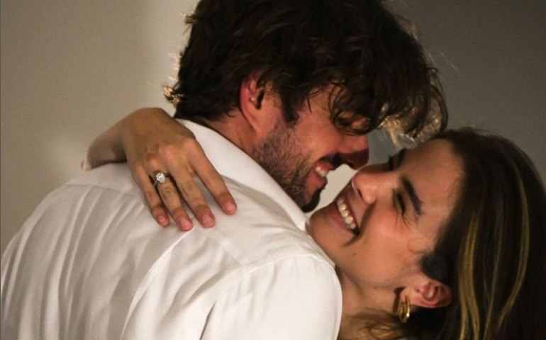 Noivo americano de Giulia Be é ex de Taylor Swift e herdeiro dos Kennedy; saiba quem é