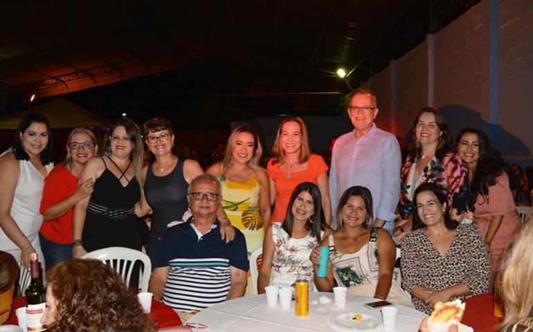 Hospital Regional Santa Rita reúne funcionários e colaboradores em festa de confraternização
