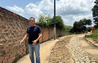 Prefeito de Branquinha vistoria ruas que receberão pavimentação na zona urbana