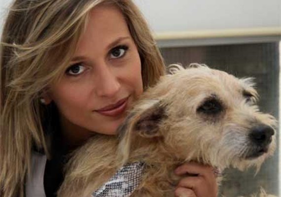 Luisa Mell faz apelo para que caminhoneiros alimentem ou soltem animais