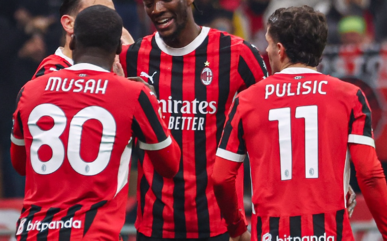 Abraham desencanta em dose dupla, Milan supera a Roma e vai à semifinal da Copa da Itália