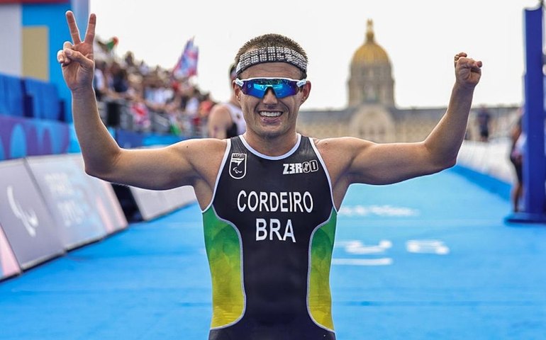 Ronan Cordeiro fatura prata, 1ª medalha do país no triatlo paralímpico