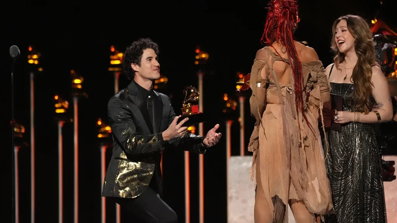 'Kpop Demon Hunters' conquista o primeiro Grammy de K-pop, Steven Spielberg ganha seu primeiro Grammy e alcança o status de EGOT