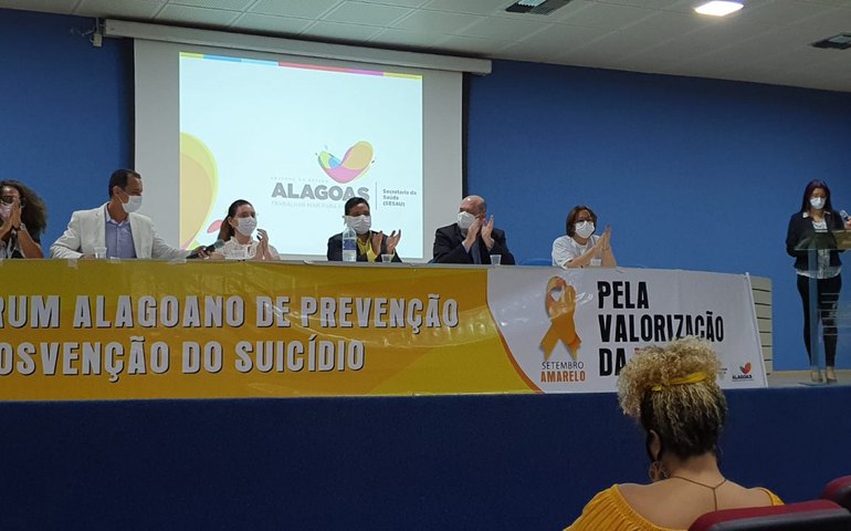 Fórum de Prevenção do Suicídio: deputada destaca urgência de políticas públicas integradas
