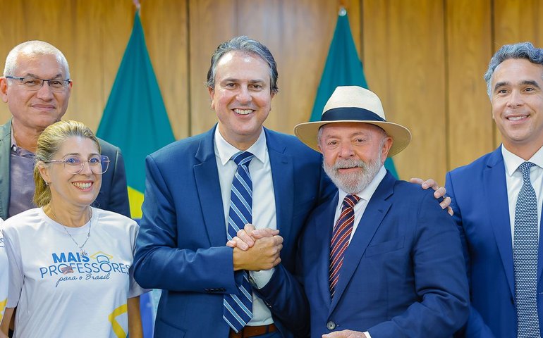 Governo cria bolsa de R$ 1.050 para estudantes de licenciatura