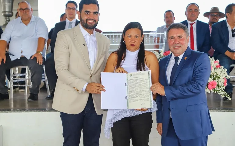 TJAL entrega títulos de propriedade a 95 famílias em Piranhas