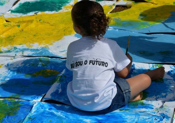 Hoje é Dia: combate ao tráfico de pessoas e primeira infância em foco