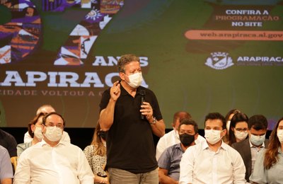 Em Alagoas, Arthur Lira defende urgência na aprovação do Auxílio Brasil