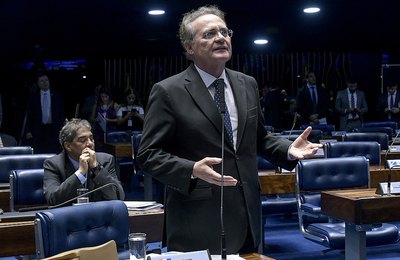 Renan sugere a Eunício entregar chaves do Senado ao STF