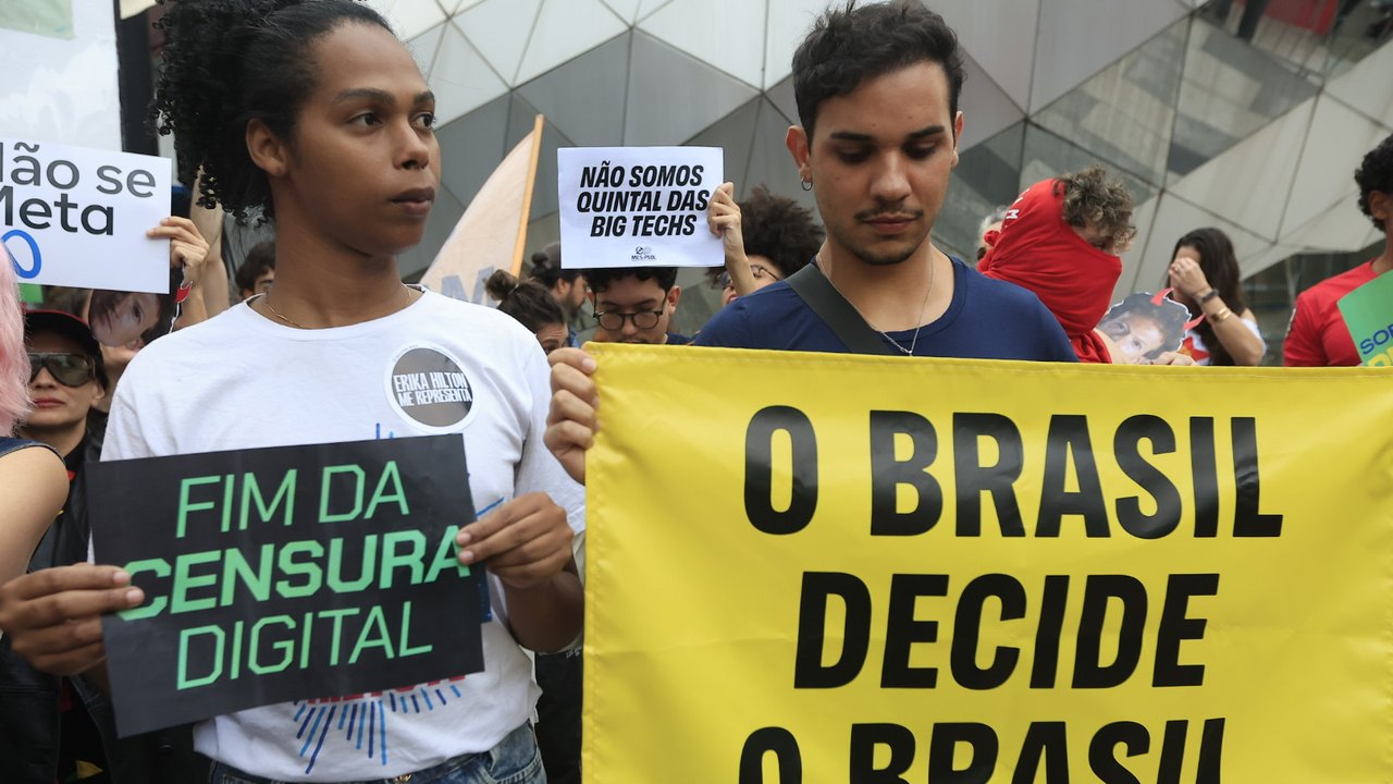 Sociedade civil manifesta preocupação ao TSE por censura nas redes