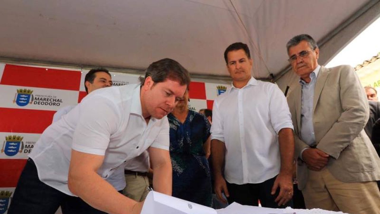Ministro Marx e presidente do Iphan participam da entrega da requalificação do Largo do Carmo