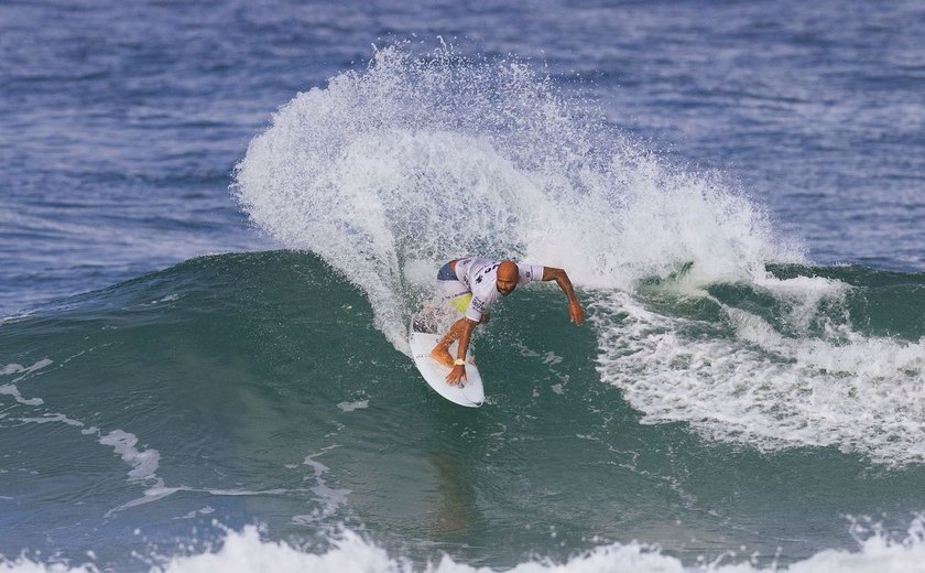 Yago Dora impõe soberania nas ondas de Fiji e é campeão mundial pela primeira vez