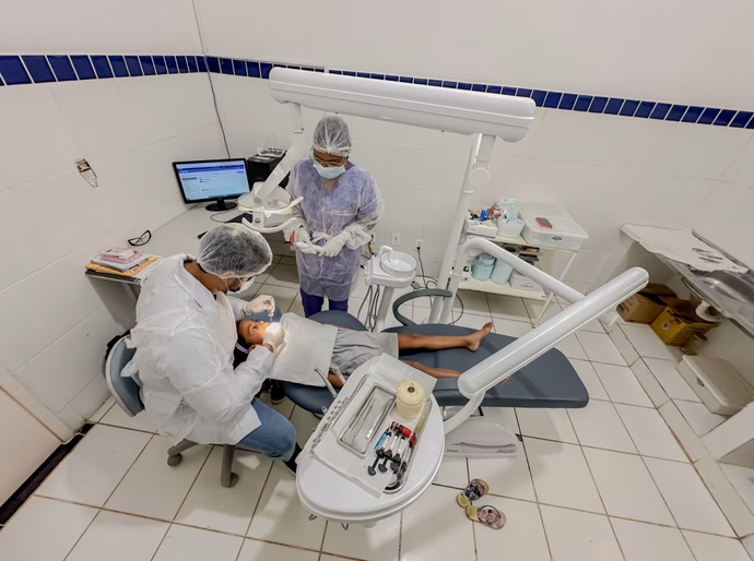 Posto de saúde da Ponta Mofina ganha nova cadeira odontológica e reforma da Prefeitura de Penedo