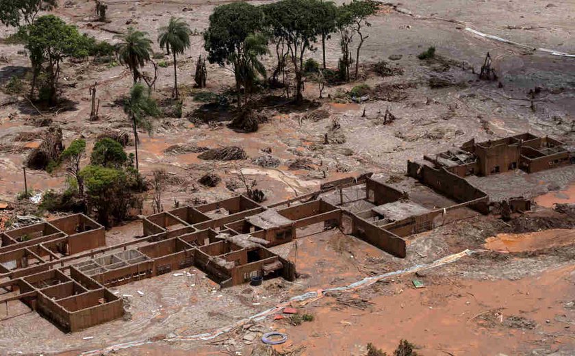 Justiça Federal absolve mineradoras e executivos pela tragédia de Mariana