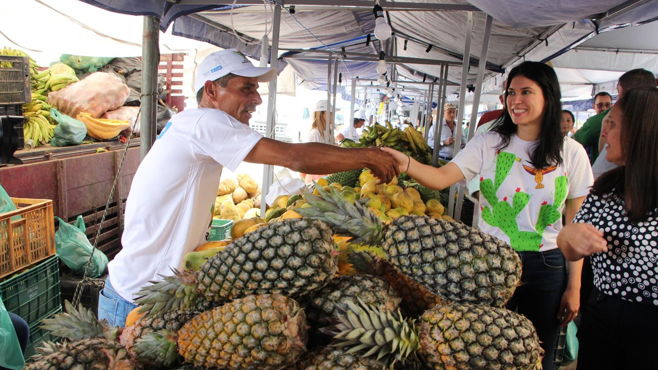 Feira do Crédito Fundiário fortalece comercialização dos agricultores familiares