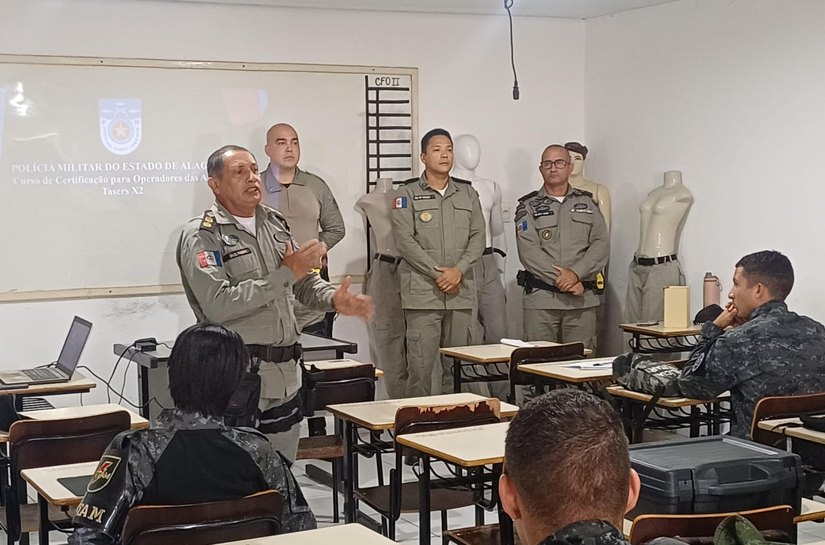 Polícia Militar de Alagoas capacita operadores de novas tasers