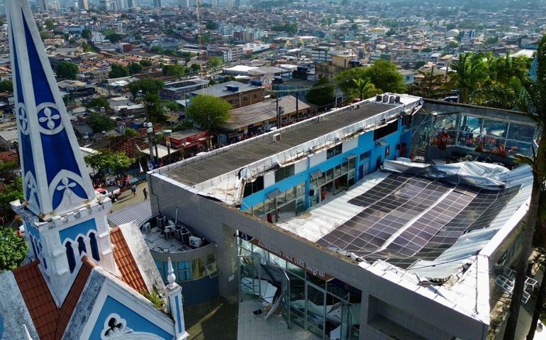 Teto do Santuário do Morro da Conceição desaba no Recife