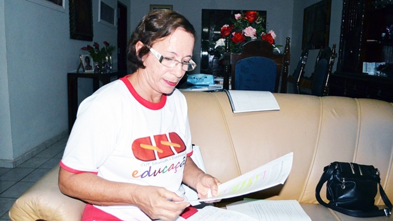 “Secretária de Educação de Palmeira não tem força na pasta; quem manda é Luiz Lôbo”, diz Vânia
