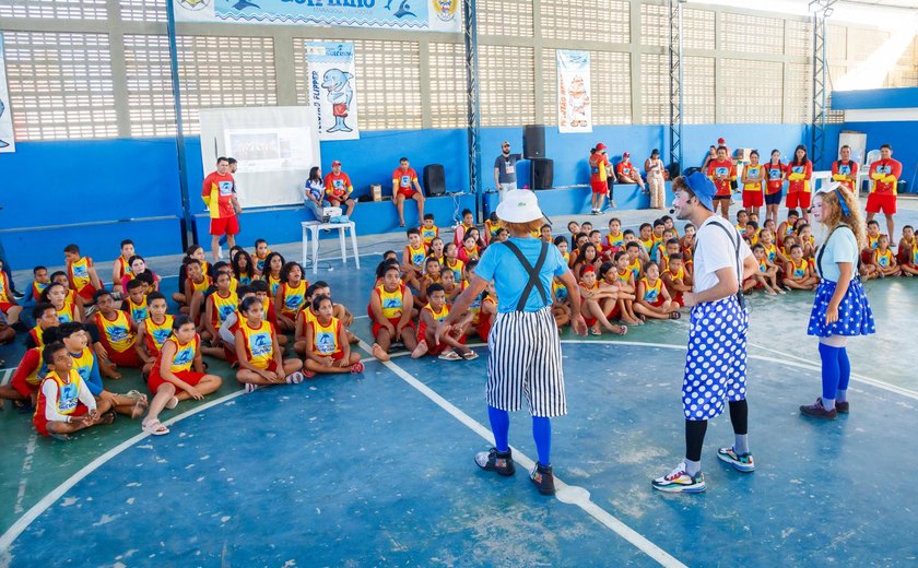 Teatro itinerante e jogos conscientizam mais de 7 mil alunos em escolas durante a Semana Nacional do Trânsito